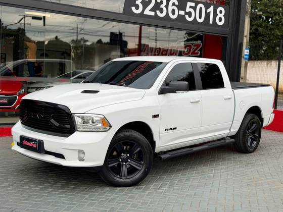 RAM CLASSIC 5.7 V8 GASOLINA LARAMIE NIGHT EDITION CD 4X4 AUTOMÁTICO RAM CLASSIC 5.7 V8 GASOLINA LARAMIE NIGHT EDITION CD 4X4 AUTOMÁTICO